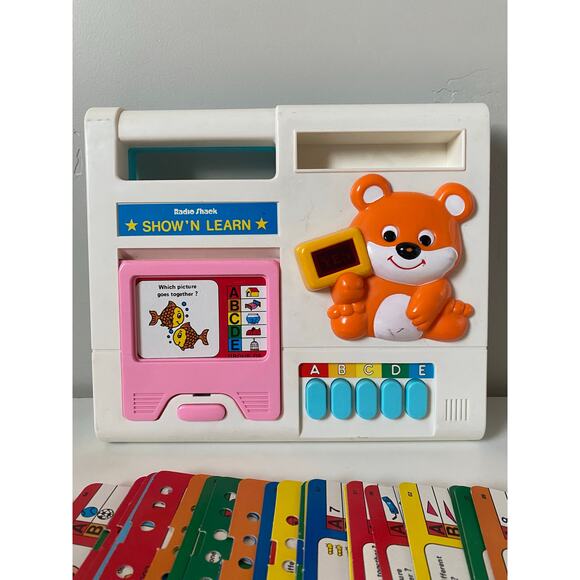 Vintage RadioShack Show 'N Learn Preschool Toy With 2 Sided Cards- Working - Picture 2 of 4